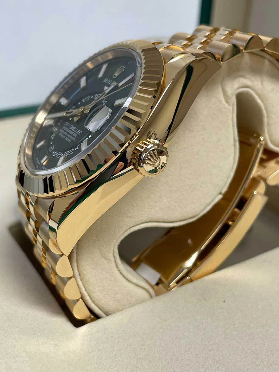 Rolex Sky-Dweller Yellow Gold Green Jubilee - Image 5