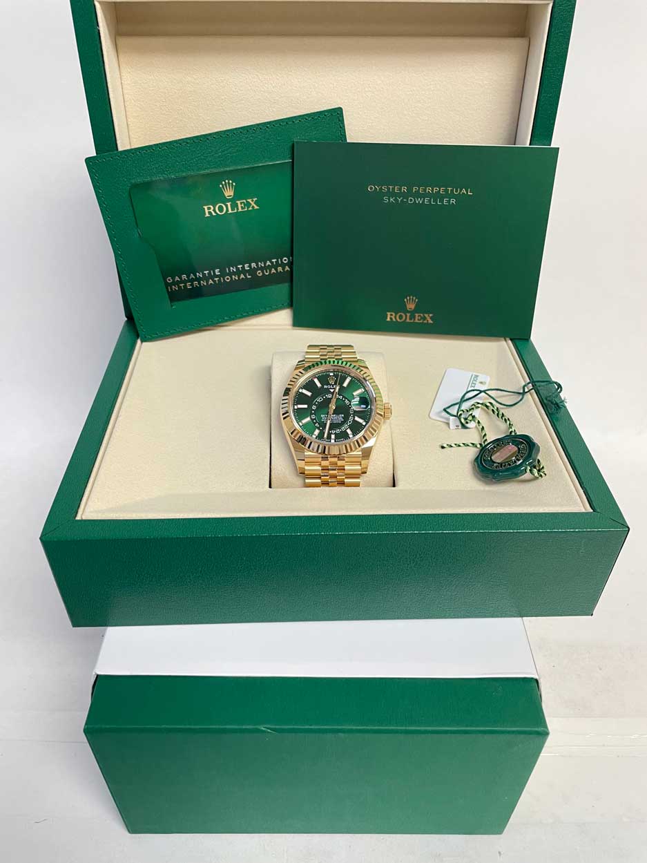 Rolex Sky-Dweller Yellow Gold Green Jubilee - Image 7