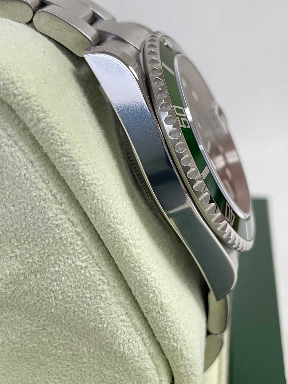 Rolex  Submariner Date 40mm Kermit 16610LV NOS - Image 2